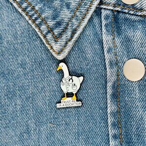 🤩Cartoon Animal Shaped Doctor Duck Pin Brooch Trust Me I'm A Ducktor Medicine🤩